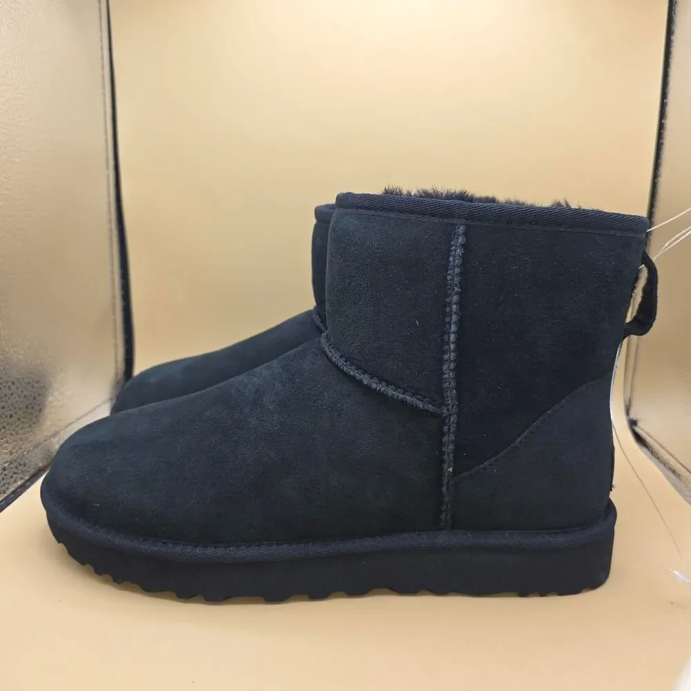 UGG Women's Classic Mini II Boots Black Suede Size 9 New In Box